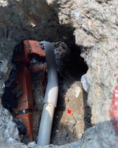 高雄水費爆增, 高雄水管漏水, 高雄水費增加查漏, 高雄水管抓漏, 高雄儀器偵測抓漏, 高雄管路漏水, 
				高雄水管抓漏費用, 高雄水管漏水處理, 高雄牆內水管漏水處理